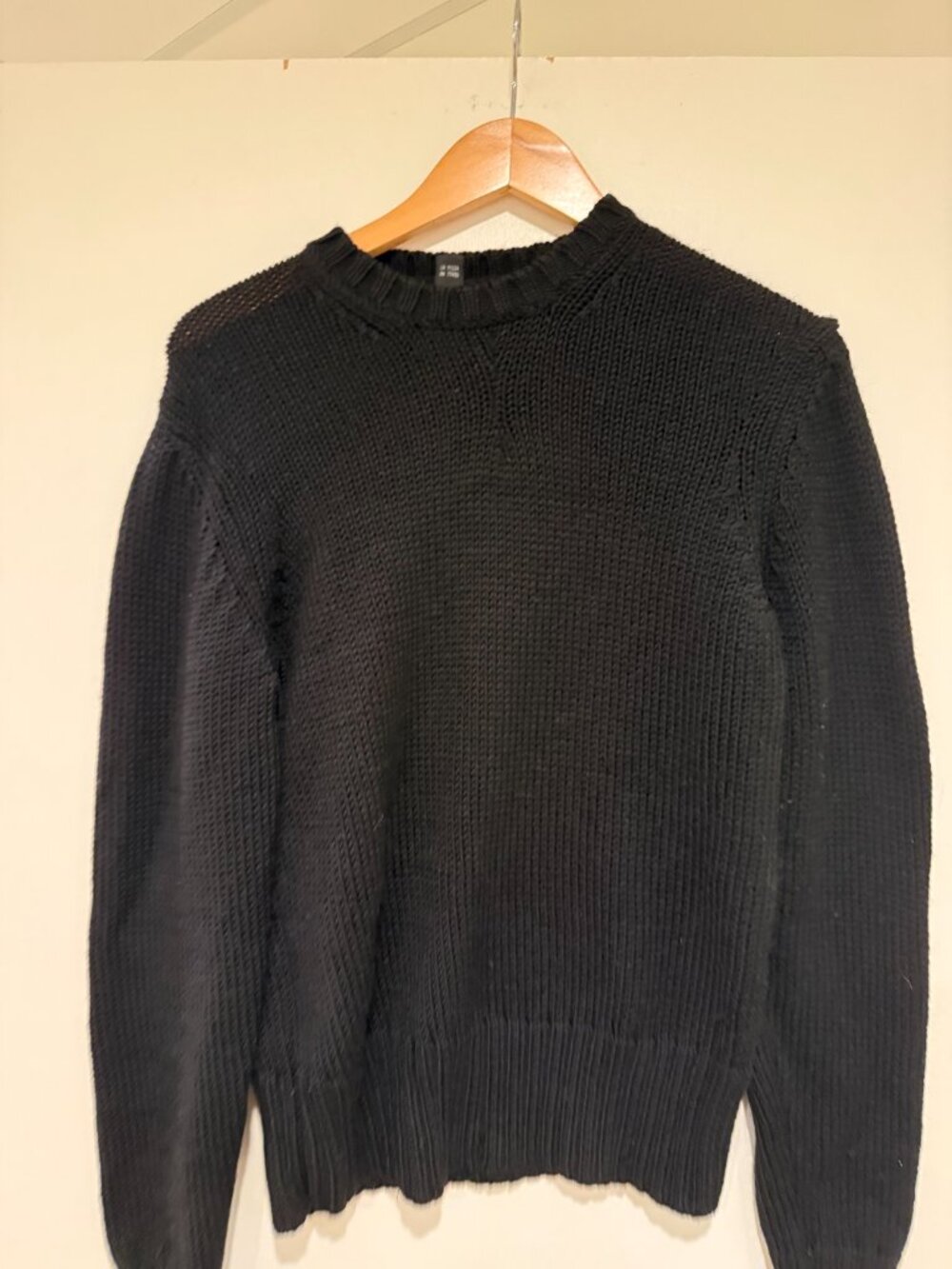 GORGEOUS CLUB MONACO LIMITED EDITION WOOL IMPORTED WOOL SWEATER SIZE SMALL